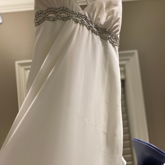 🌻SOLD🌻🌻🌻LAURA PETITES~Gown with Sequin and Ruffle Detail - Picture 14 of 15